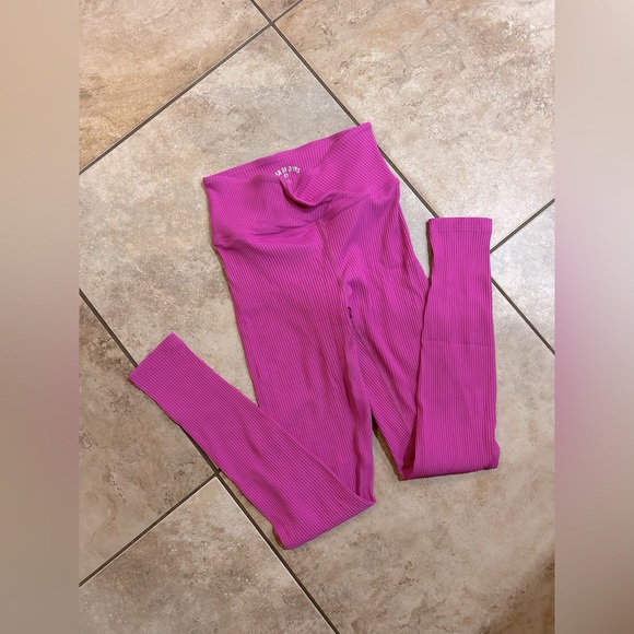 Year of Ours Pants - Year of Ours Fuchsia Ribbed Leggings